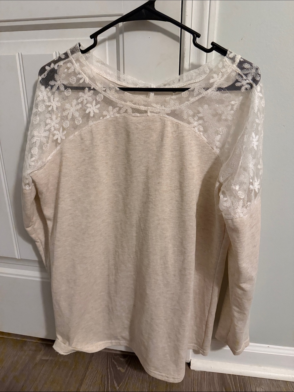 Cream lace blouse - Picture 2 of 3